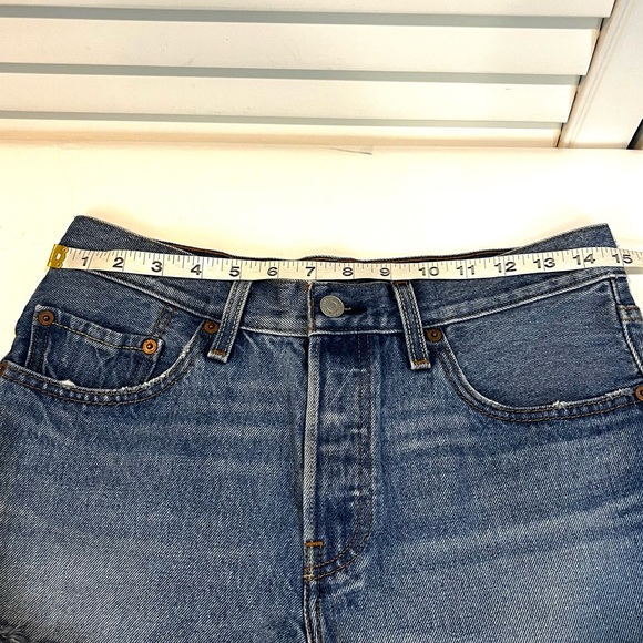 Levi's 501 Raw Edge Button Fly Jean Shorts Size 27 - Picture 7 of 9
